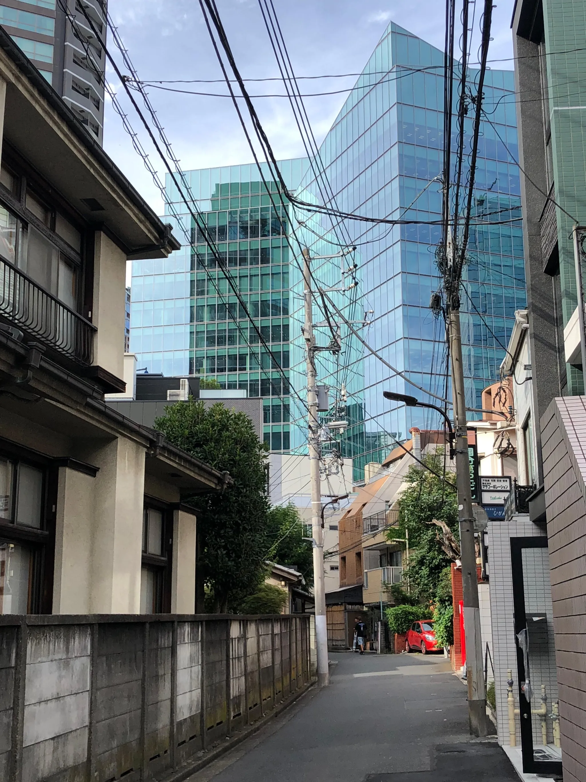 Vue d’une ruelle du quartier de Roppongi, Tokyo