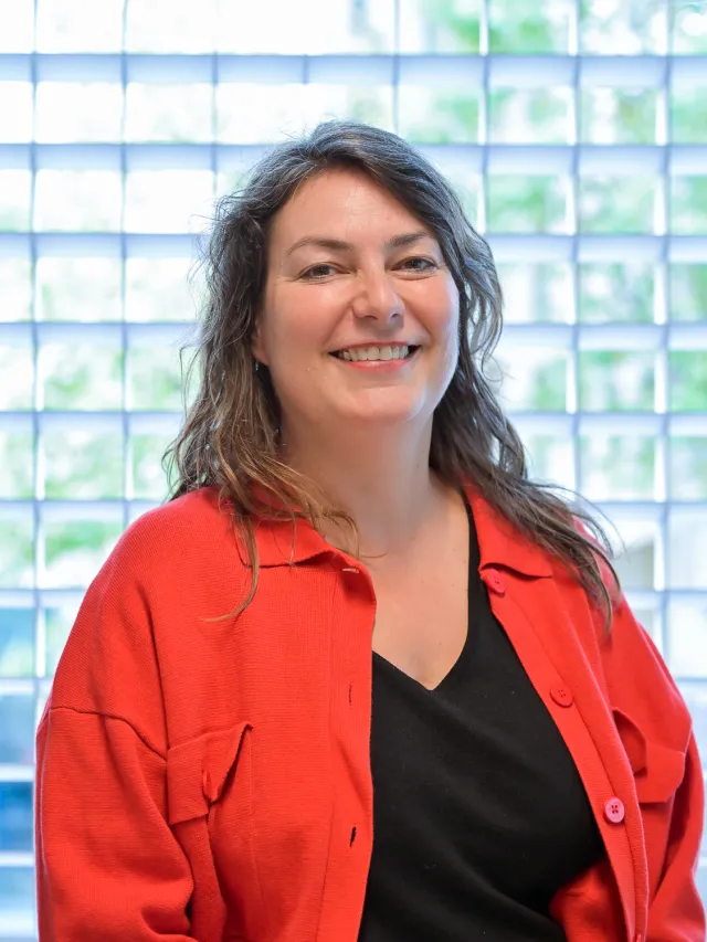 <span>Delphine Monrozies</span>
